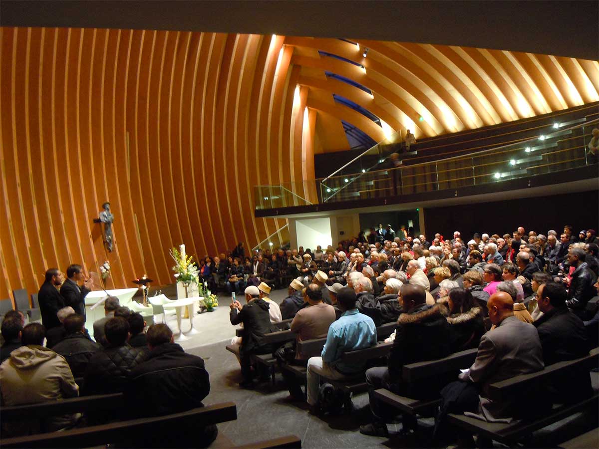 500 chrétiens et musulmans à la Cathédrale de Créteil