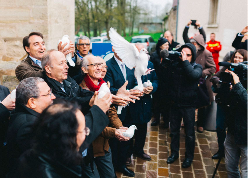 Lâcher de colombes à Longpont 2016