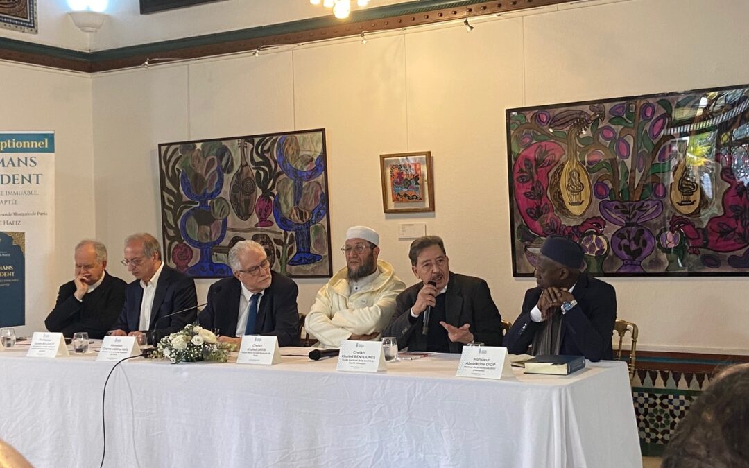 La Grande mosquée de Paris publie un ouvrage présenté comme un guide afin de concilier les pratiques religieuses de l’islam et les règles laïques de la République.